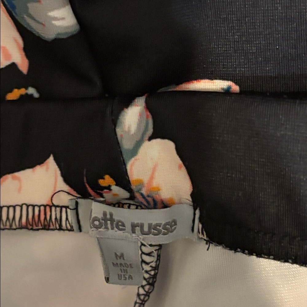 Charlotte Russe floral print skirt in size M - Picture 4 of 8